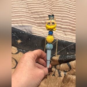 Upside down Alice Doorable pen